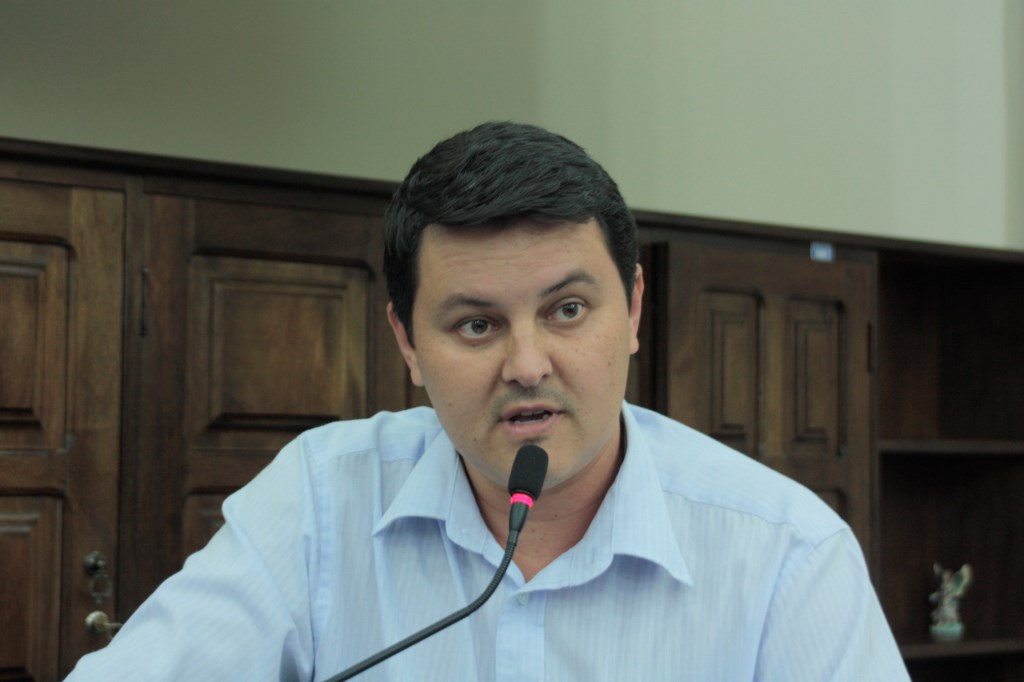 Diego da Global sugere distribuição de frutas e verduras a famílias carentes