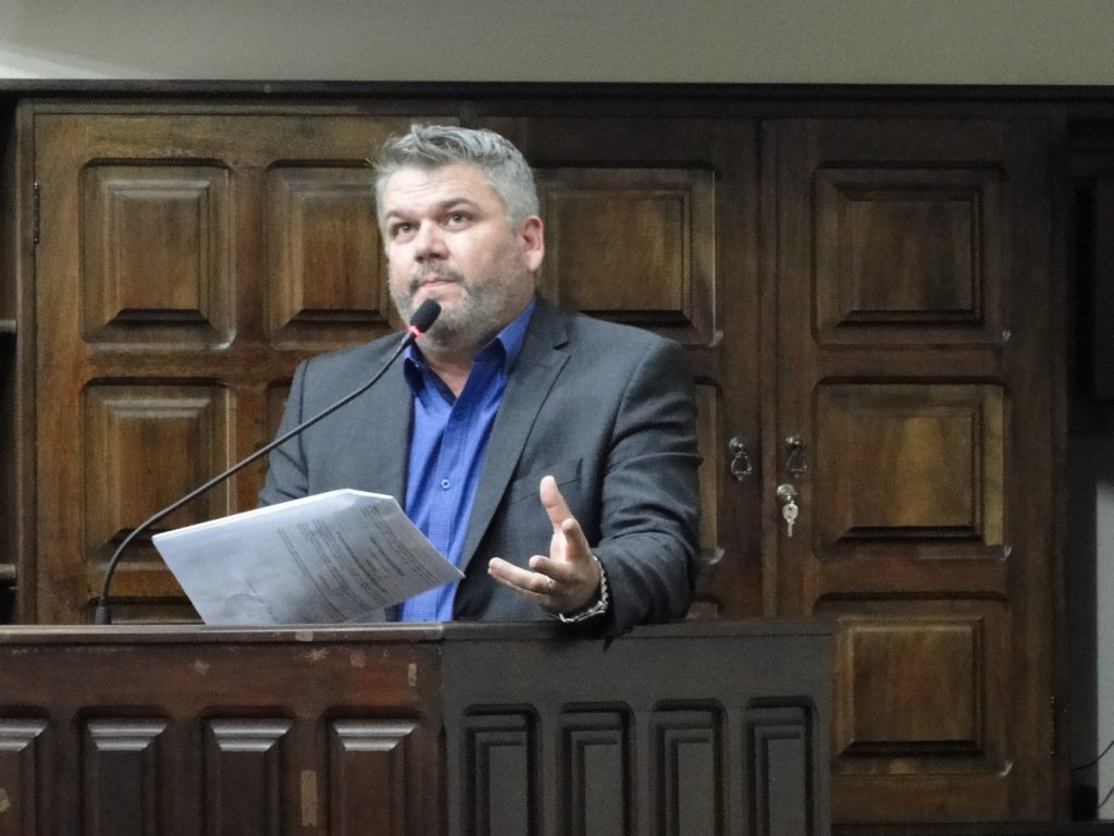 Pastor Adilson quer fornecimento de merenda a alunos durante isolamento