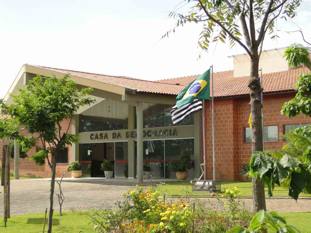 Câmara adia sessão ordinária de 25 para 26 de maio