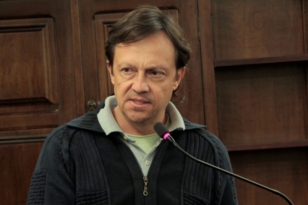 Paulinho sugere campanha de combate a escorpiões