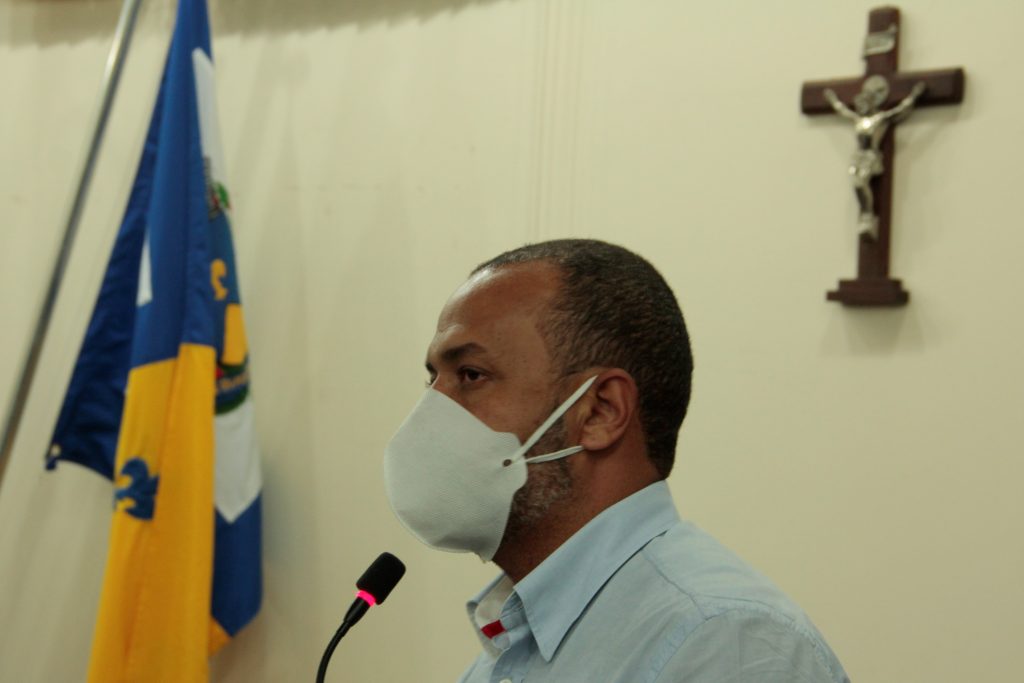 Vaguinho quer informações sobre aquisições de veículos e terreno