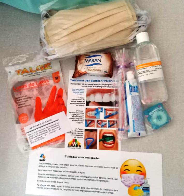 Prefeitura entrega aos catadores de recicláveis kits de proteção contra o novo coronavírus