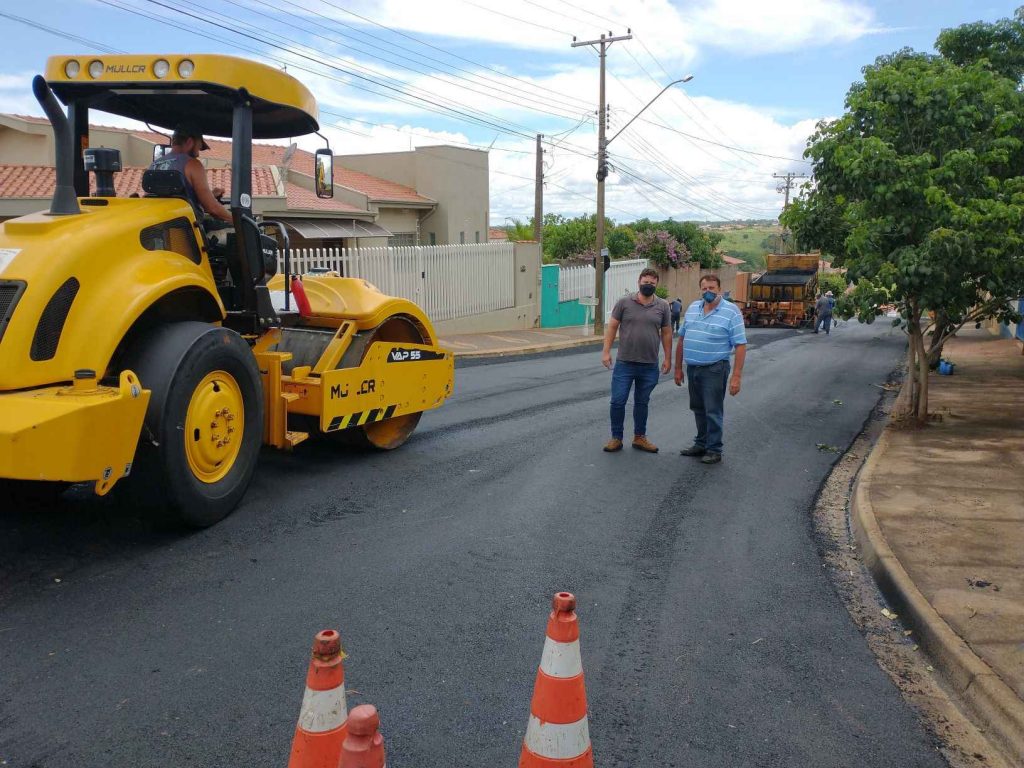 PROGRAMA ASFALTO NOVO: Novos trechos da Avenida Descalvado e da Rua Pylades Ettore Facchin foram recapeados