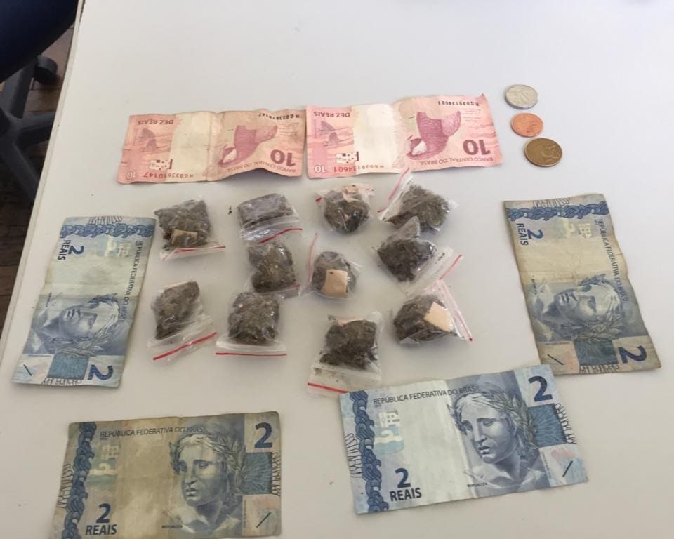 RADIOPATRULHA DE DESCALVADO SURPREENDE ADOLESCENTE NA PRÁTICA DO TRÁFICO DE DROGAS NO BAIRRO RECANTO DOS IPES
