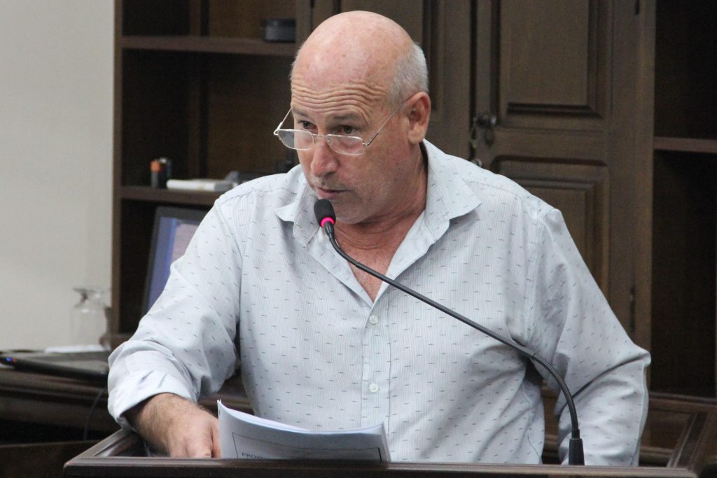 Ismael sugere intérprete de Libras para transmissão das sessões da Câmara Municipal