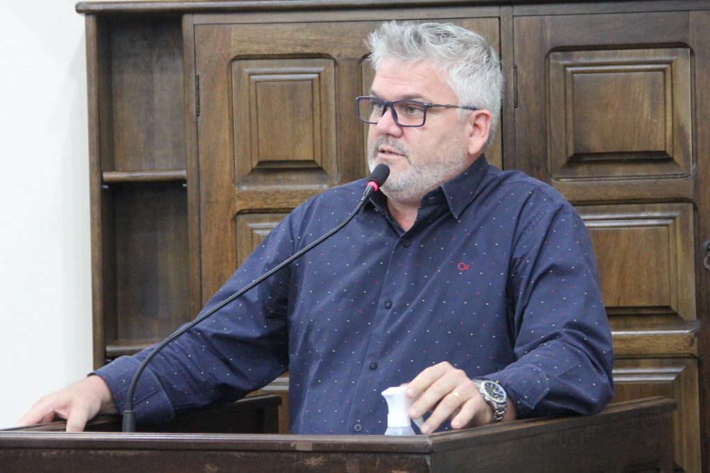 Pastor Adilson institui o “Dia Municipal em Homenagem às Vítimas de COVID-19”