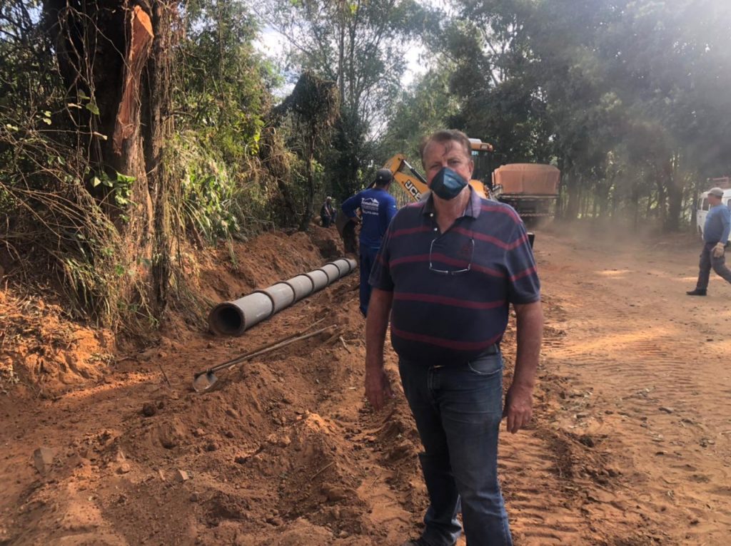 CONSERVAÇAO DE ESTRADAS RURAIS: Prefeitura conclui mais uma importante obra na ‘Estrada Velha’ entre Descalvado e Porto Ferreira