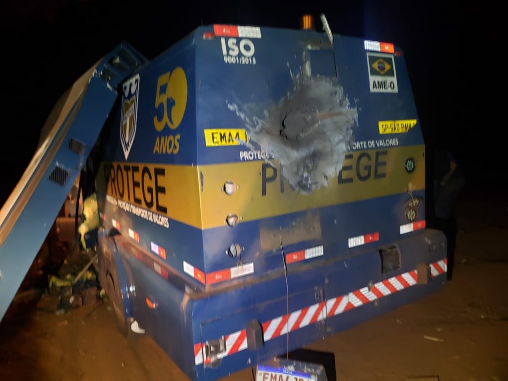 REGIÃO: Assaltantes atacam carro-forte na Rodovia SP-318, veja as fotos