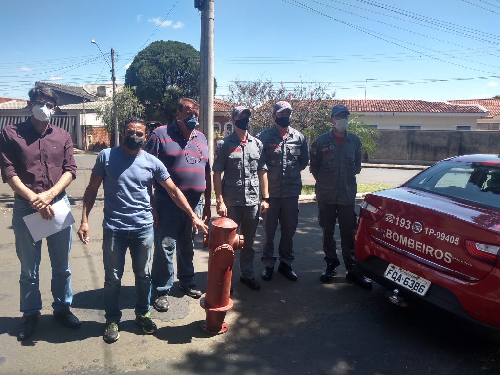 Prefeito recebe o Comandante do Corpo de Bombeiros de São Carlos para tratar da implantação do “Bombeiro Solidário” e da doação de 5 hidrantes para Descalvado