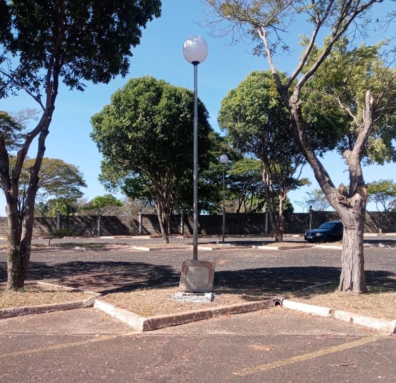 Furto de fios e cabos elétricos afeta iluminação da área de estacionamento do Cemitério