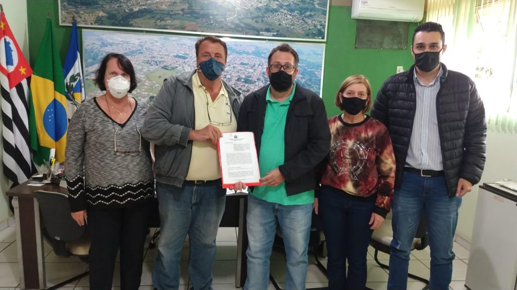 Prefeito firma convênio para aquisição de novos equipamentos para o CRAS e o CREAS