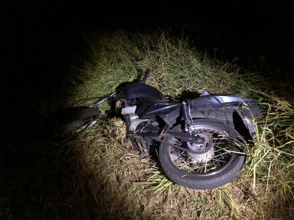 REGIÃO: Adolescente de 13 anos morre ao bater moto contra placa em estrada de São Carlos