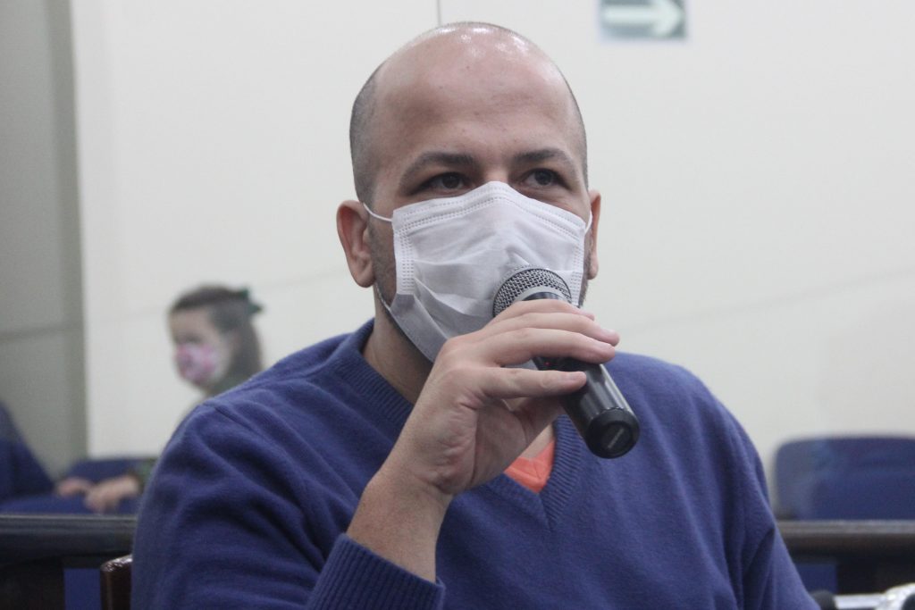 Daniel reivindica benefício a servidor que tenha parente com deficiência