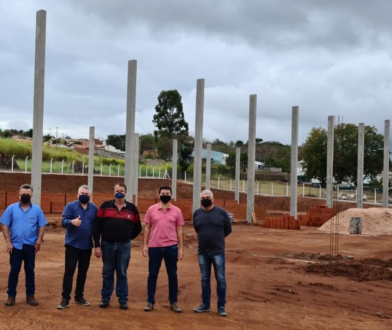Prefeito, Vice e Vereadores visitam a obra da Ecovital no Distrito do Tamanduá