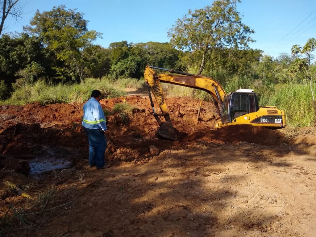 Parceria entre Prefeitura e Usina Ipiranga recupera trecho de estrada rural da região da Fazenda Batalha