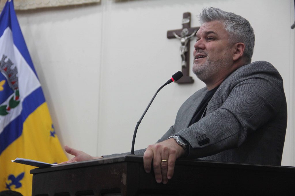Projeto de Lei do Pastor Adilson em favor da educação é aprovado