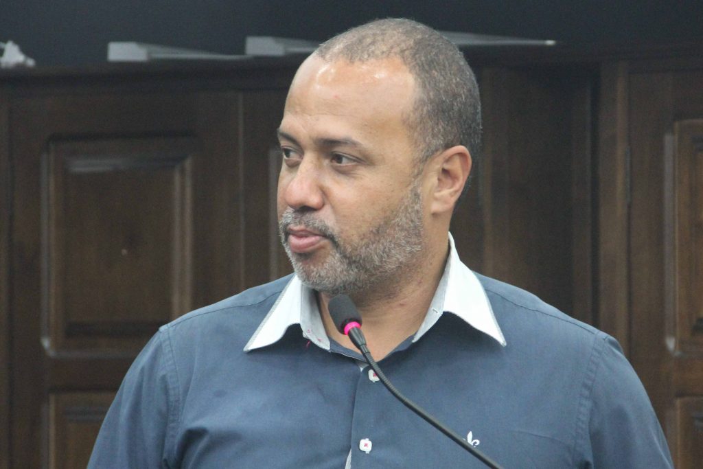 Vaguinho pede melhorias nos bueiros da Rua José Ferreira