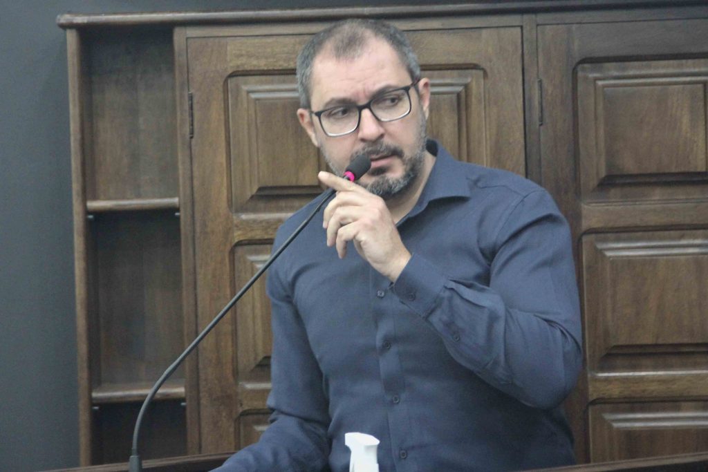 Figueiredo sugere plantio de árvores ao longo da Perimetral