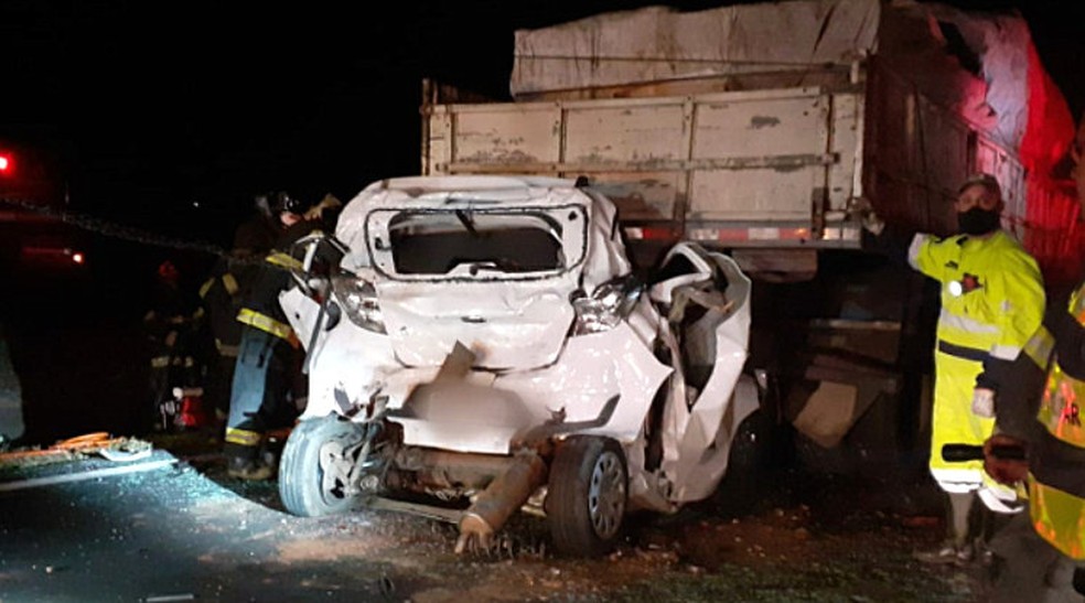 REGIÃO: Mãe e filho morrem em acidente na Rodovia Washington Luís