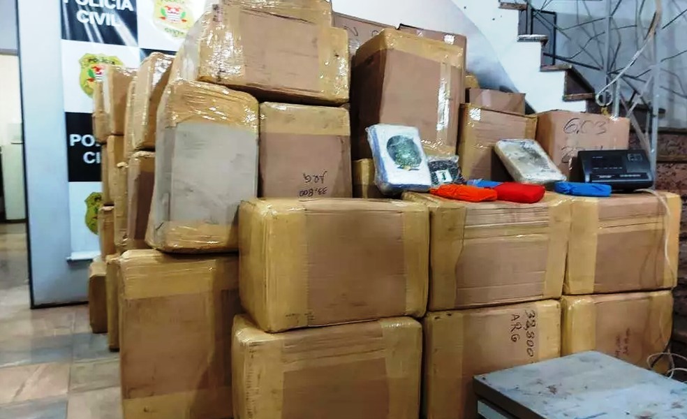 REGIÃO: Polícia Civil apreende cerca de 2,5 toneladas de maconha e prende duas pessoas