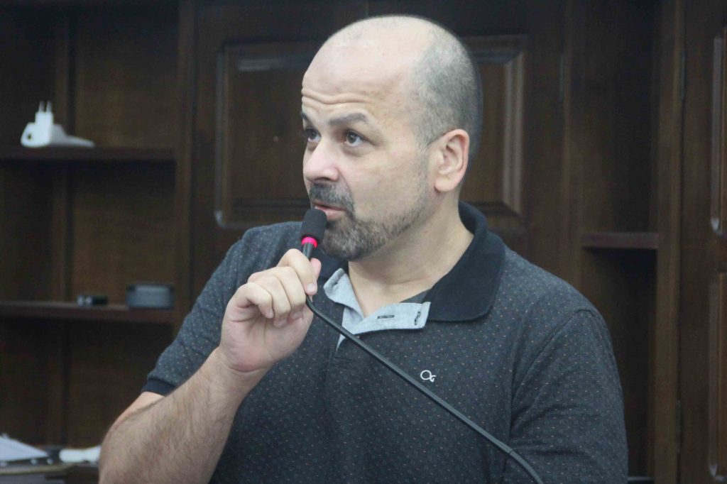Daniel Bertini quer informações sobre auxílio combustível