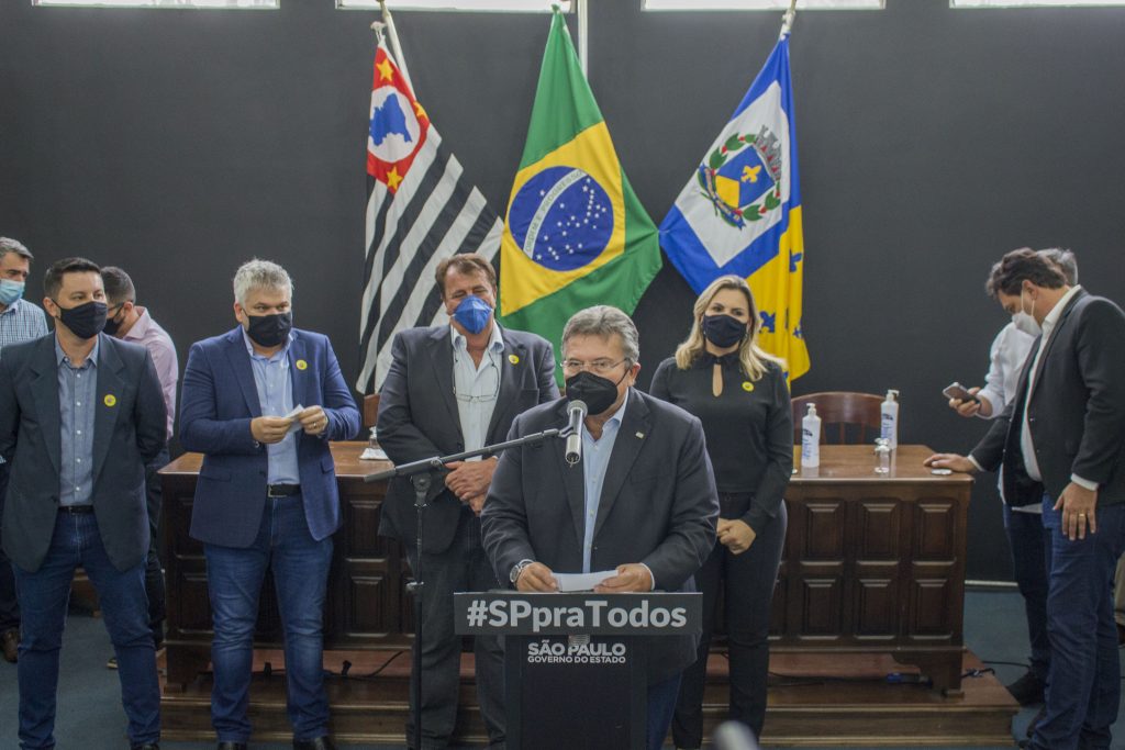 Governador em exercício esteve em Descalvado com demais autoridades