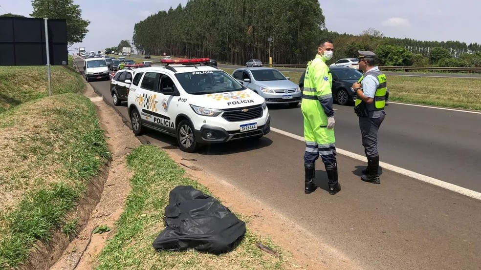 Região: Ciclista morre atropelado por caminhão