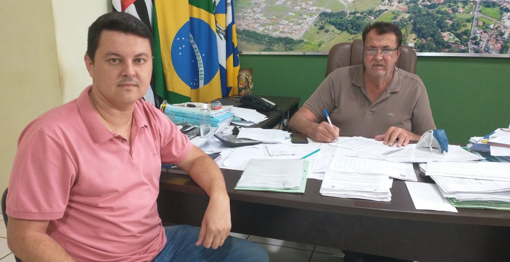 Prefeitura injeta R$ 1,2 milhão na economia com pagamento da segunda parcela do 13º salário