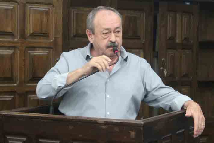Pinho pede mais comprometimento da Prefeitura no uso das verbas públicas