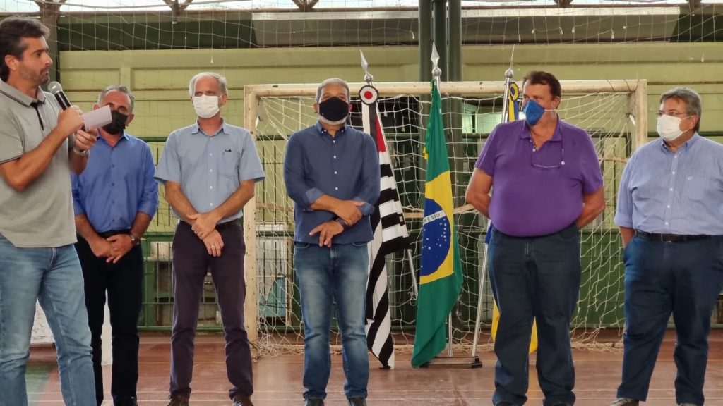 Vinte e seis famílias descalvadenses não vão perder suas casas graças ao trabalho do prefeito, vice-prefeito e vereadores