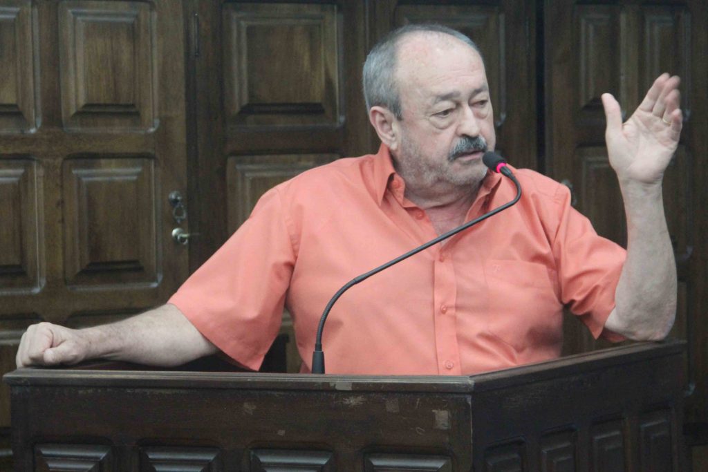 Pinho solicita organização do estacionamento do Poupatempo