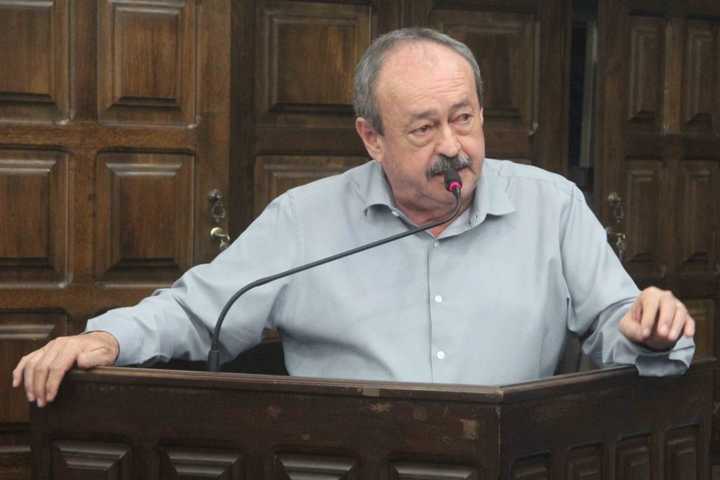 Pinho sugere tinta protetora contra dengue em escolas municipais