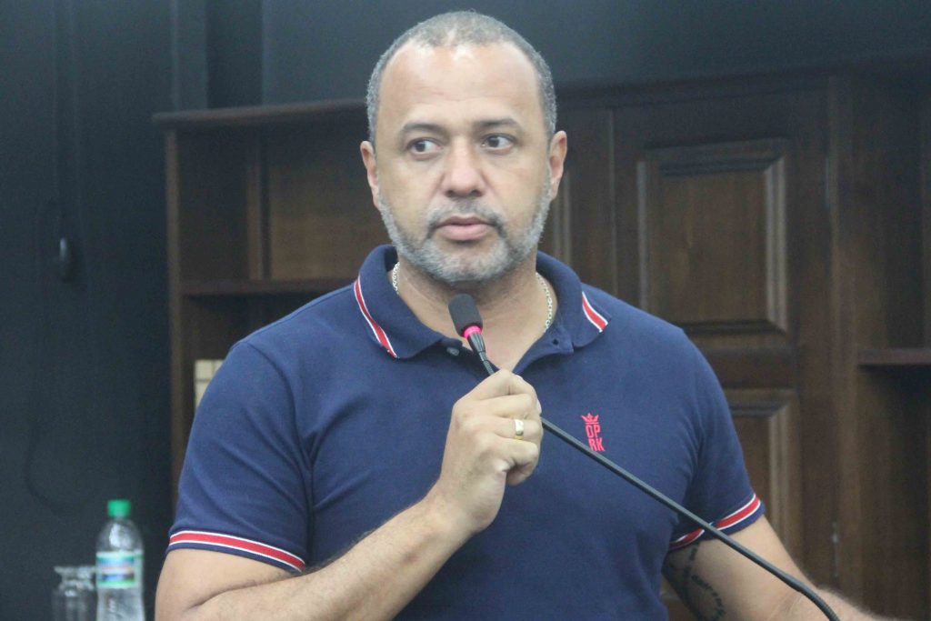 Vaguinho defende realização de concurso para contratação de professores