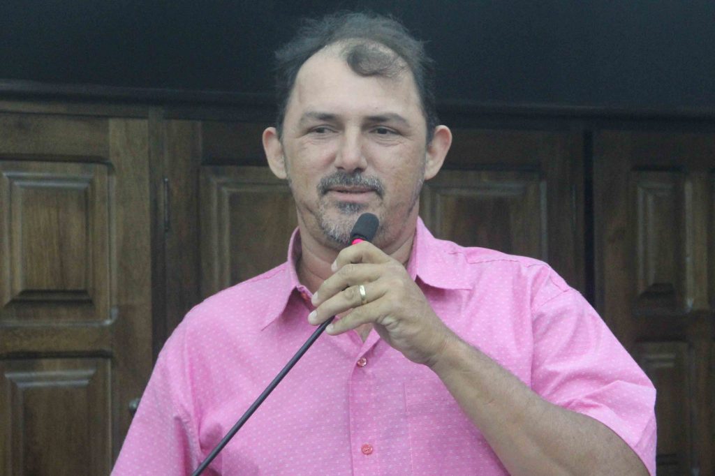 Jacaúna destaca importância da limpeza de terreno no combate à dengue