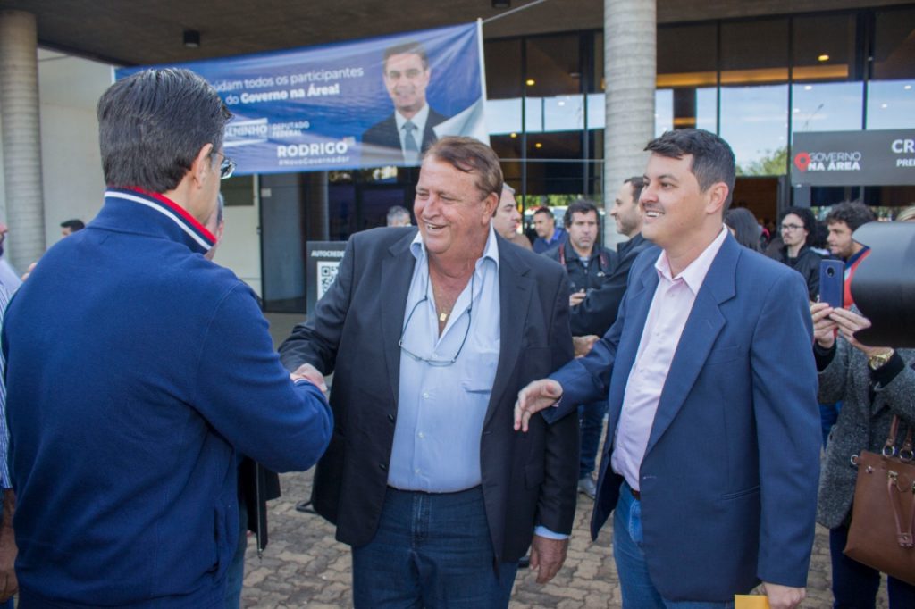 Em encontro com o governado Rodrigo Garcia, prefeito Becão recebe novas máquinas e equipamentos para a Prefeitura de Descalvado