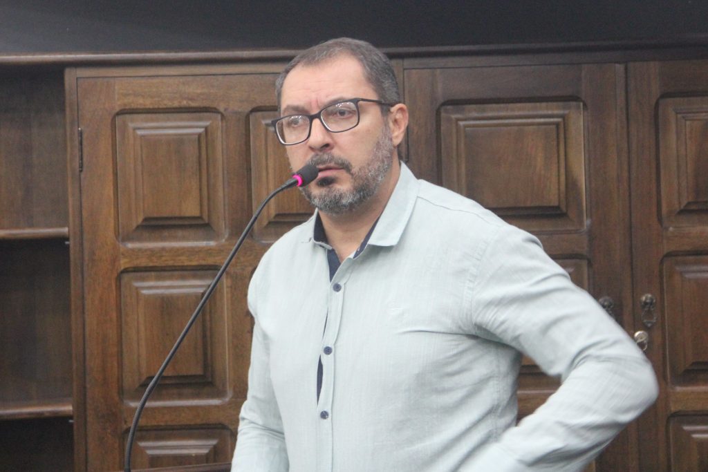 Figueiredo sugere cultivo de hortas nas escolas