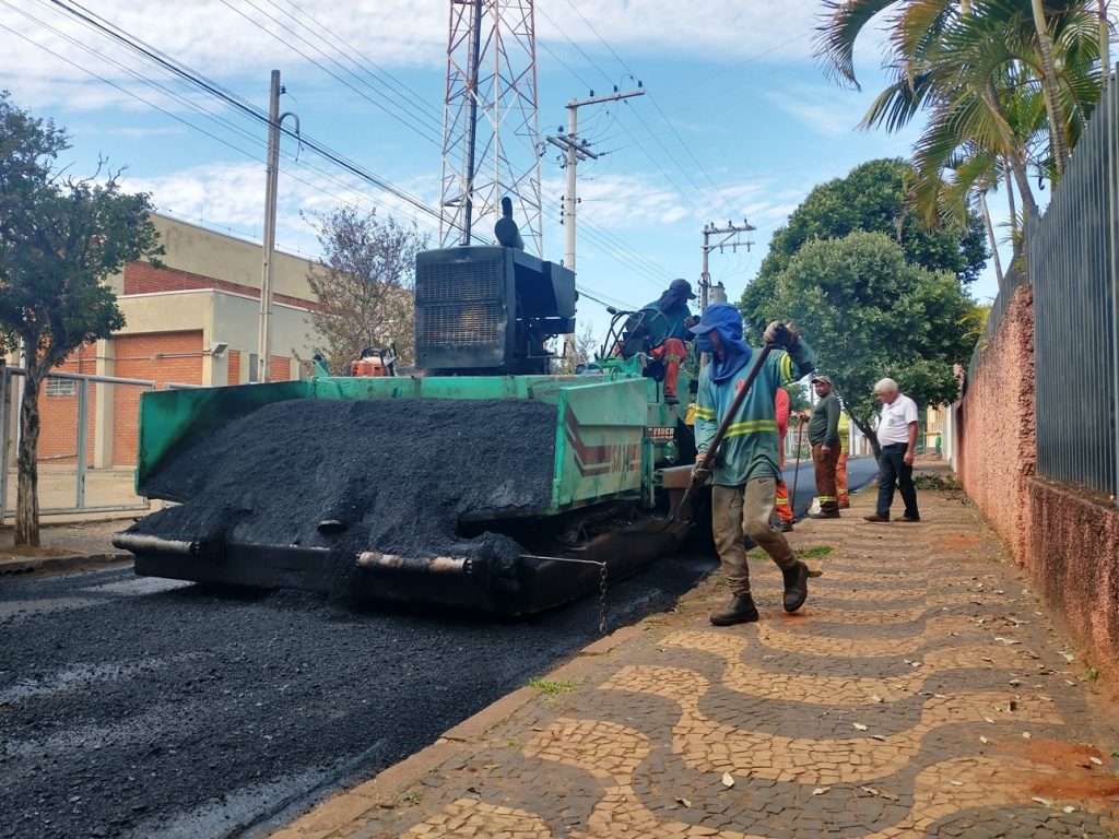 Prefeitura inicia o recapeamento de ruas da região central de Descalvado
