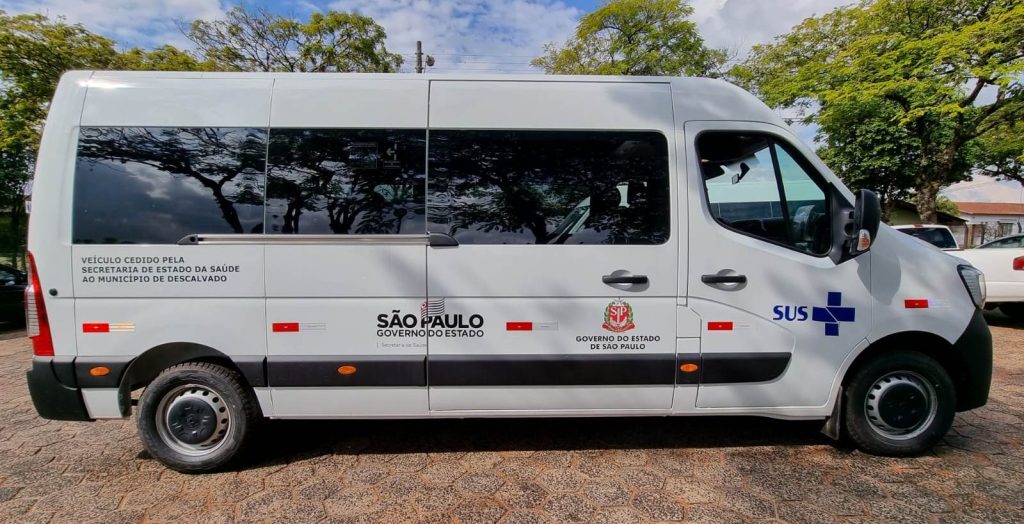 Prefeitura recebe 2 vans e 1 ambulância do Governo do Estado de SP