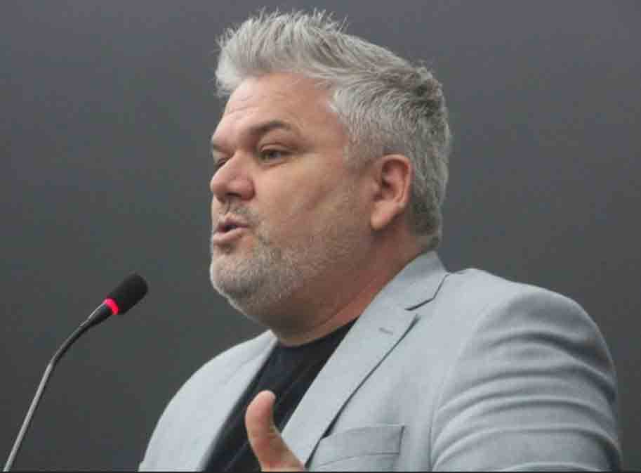 Lombofaixa defronte ao ginásio de esportes foi tema abordado por vereador