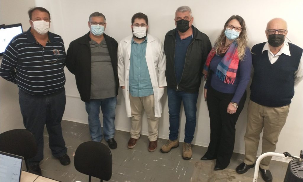 Prefeito e Secretário de Saúde acompanham o primeiro dia de atendimento do mutirão que pretende zerar a fila de cirurgias de cataratas em Descalvado