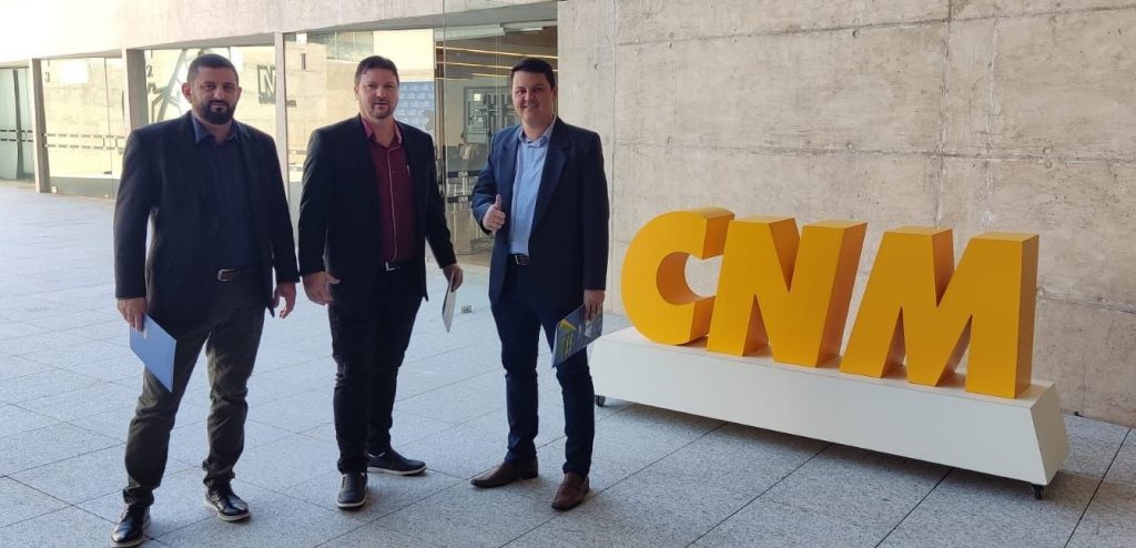 EM BRASÍLIA: Vice-prefeito participa de Encontro Federativo de gestores na Confederação Nacional dos Municípios