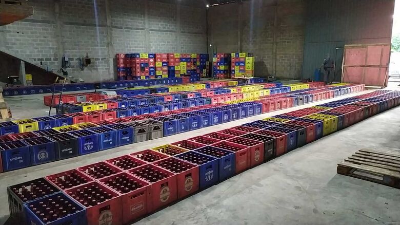 Região: Policia Militar fecha fábrica de cervejas falsificadas em São Carlos