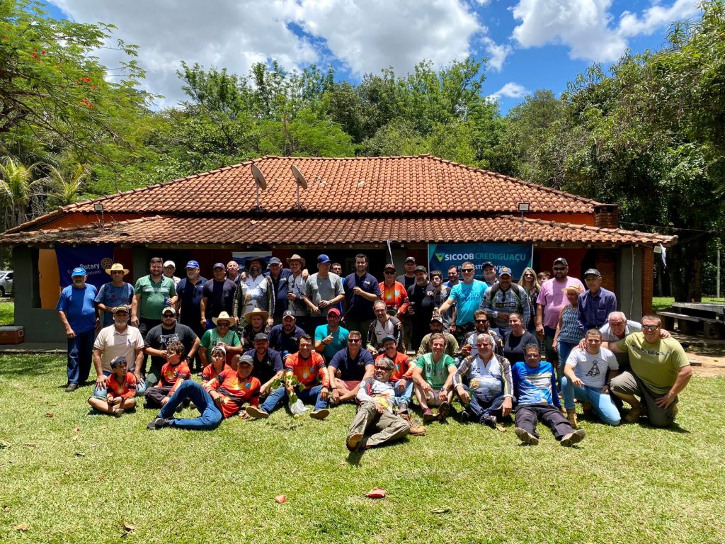 POR UM MOGI MELHOR: Ação de conscientização contou com a participação de diversas pessoas engajadas na limpeza do rio Mogi Guaçu