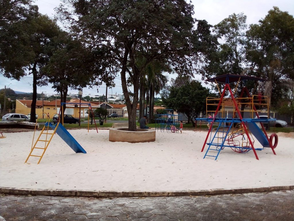 Praça Rosa Romantini vira o novo “point” da família descalvadense