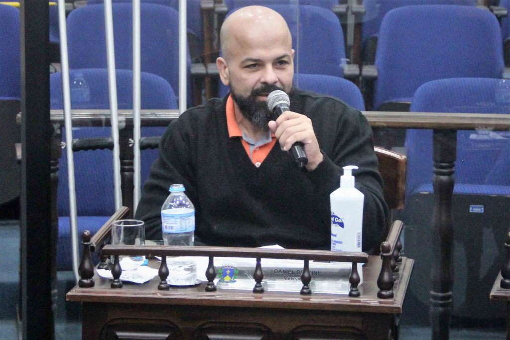 Daniel reitera pedido para implantação de segunda pista na Rua Antônio Garbuio