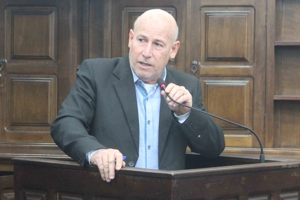 Vereador Ismael solicita conclusão do recapeamento e outras medidas para o Tamanduá