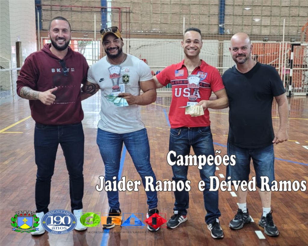 Dupla Jaider e Deivid é  campeã do Torneio de Truco do Trabalhador