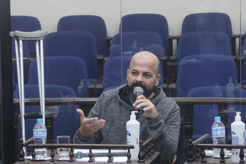 Daniel reivindica concurso para contratação de professores