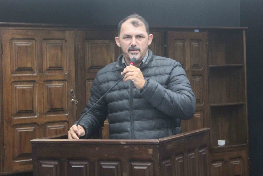 Jacaúna solicita “tapa-buracos” para a região central e Bairro Tamanduá