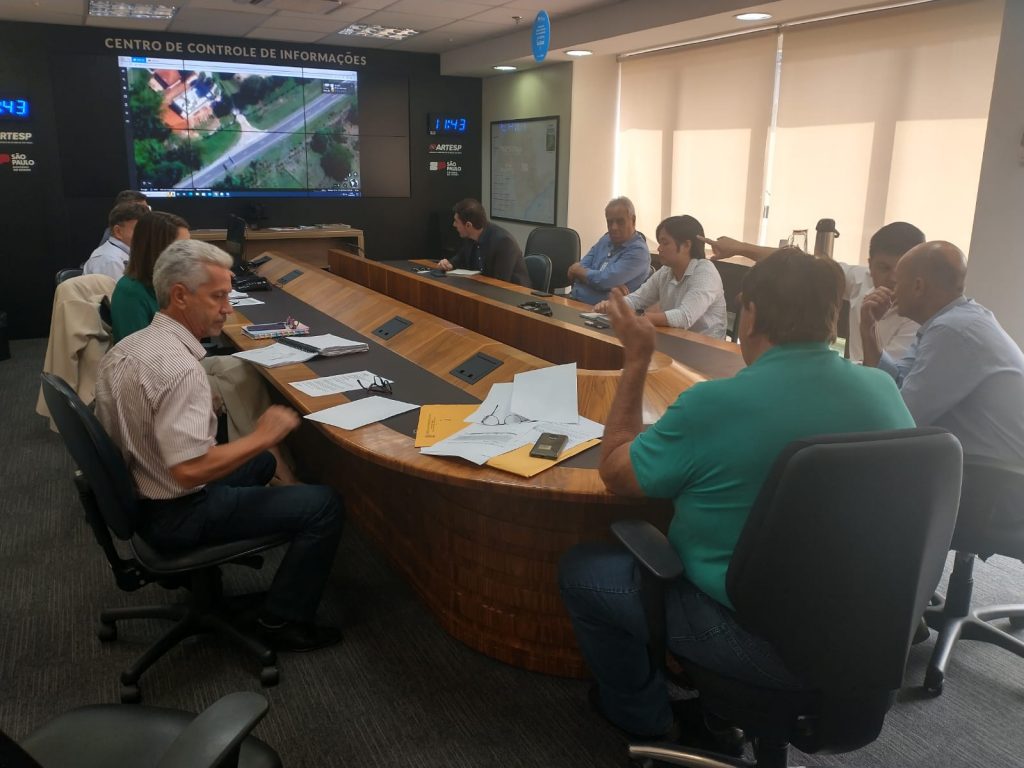 Prefeito cobra da ARTESP inclusão de rotatória em trecho da SP-215